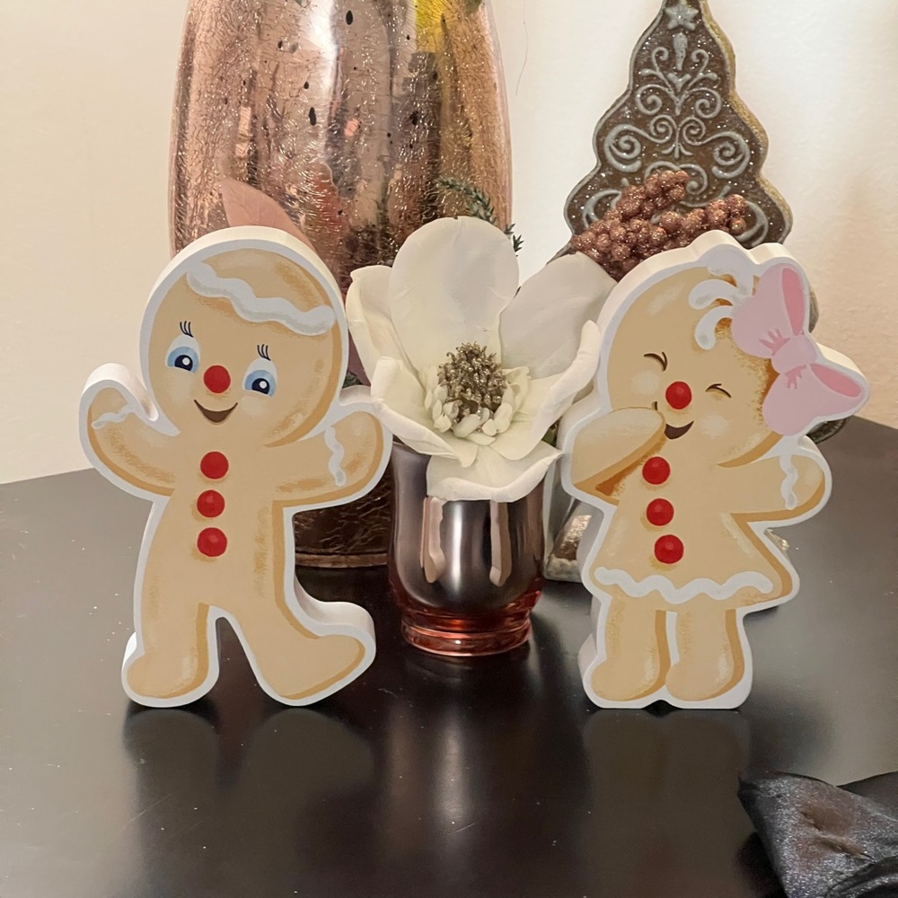 Gingerbread couple wooden decor